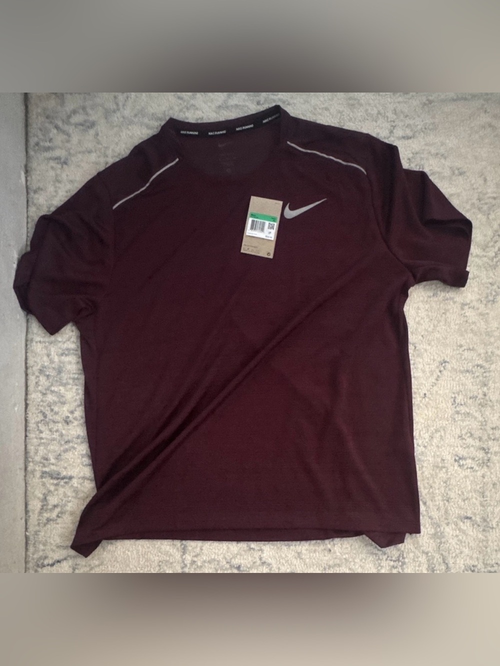 Nike Men’s Burgundy Short-Sleeve Performance Tee with Reflective Swoosh